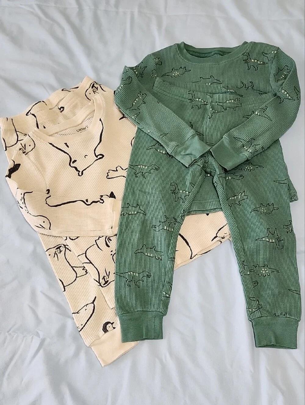 Carter's 2-Piece Pajama Sets in Green, Cream, Jogger Pants - 2T